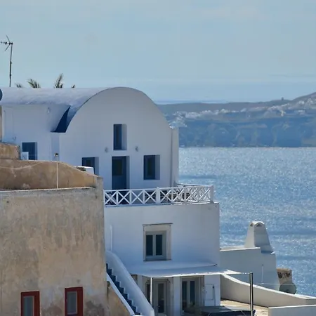 Blue House Fira (Santorini)
